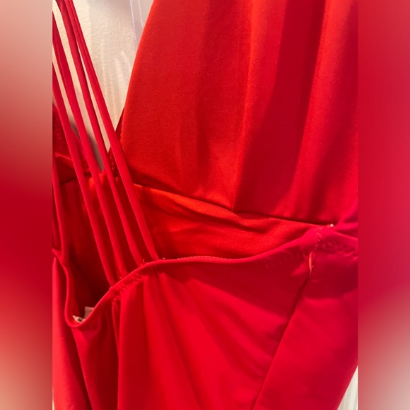 red one piece swimsuit with tags and liner - Picture 7 of 11